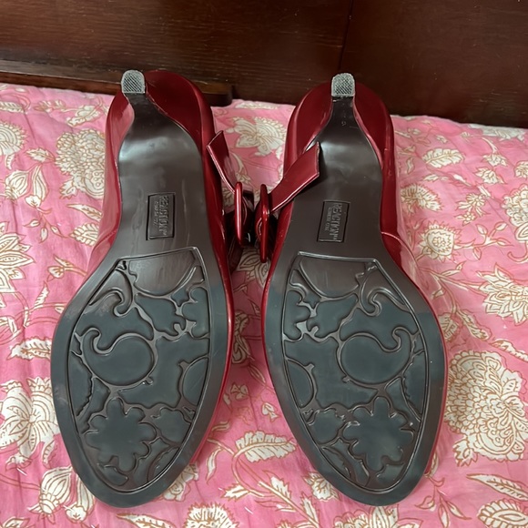 Red Kenneth Cole Reaction heels size 8 - Picture 4 of 6
